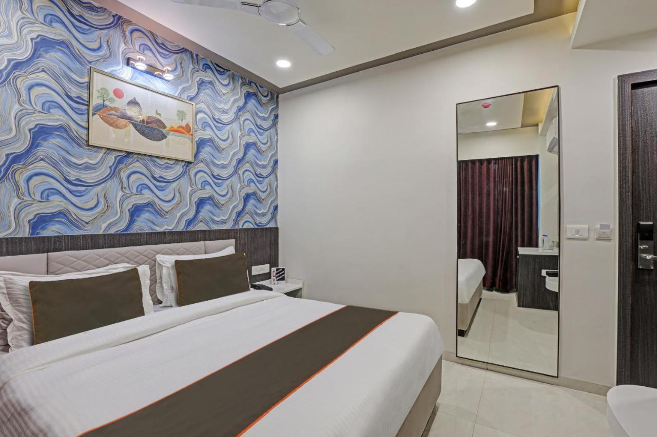 Collection O Alpha One Hotel Ahmedabad Exterior photo